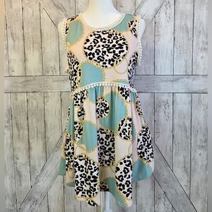 BomBom Ruffled Edge Sleeveless Top